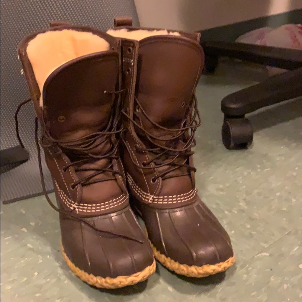 Shearling lined bean boots! (Offers welcome)